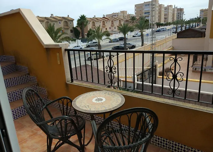 Apartamento Con Piscina Y Gran Terraza En Arenales Del Sol